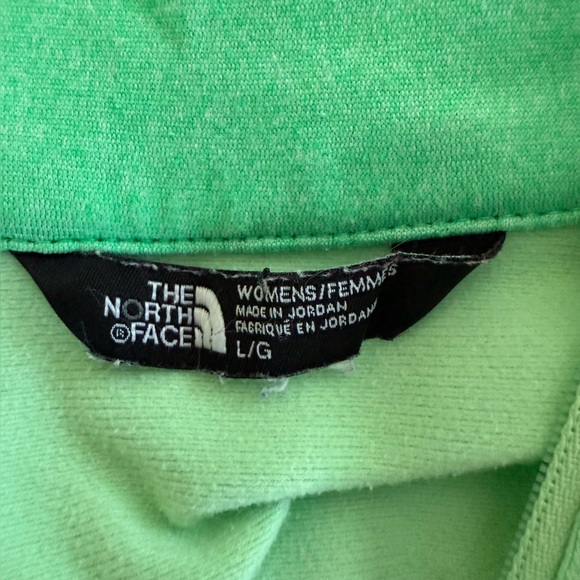 The North Face TNF Women's 100 Green Cinder 1/4 Zip Pullover - Picture 3 of 4